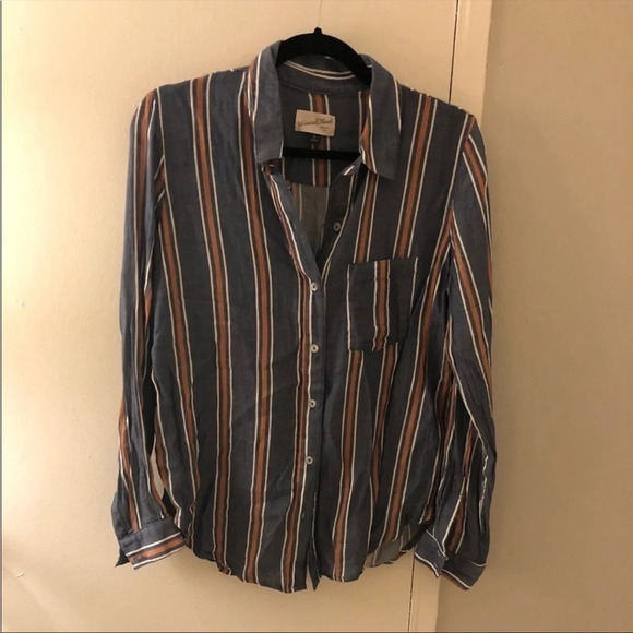 Universal Thread Button Up - Picture 2 of 4